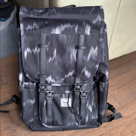 Herschel Little America™ Backpack - 30L - Picture 6 of 13